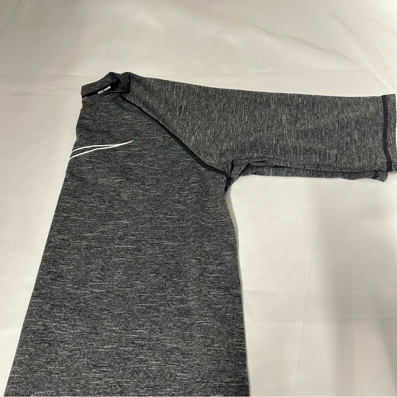 NIke Dri Fit Swim 3/4 sleeve gray and white Boys size XL - Picture 7 of 8